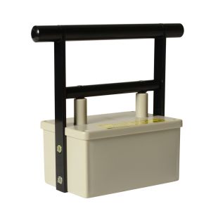 Vestil MLM-20 Magnetic Catcher with 20 lbs Capacity - 3-13/16" x  6" x 8-1/4"